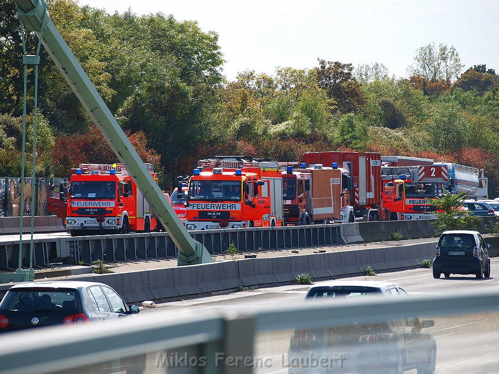 VU 4 LKW s Rodenkirchnerbruecke Rich Olpe P014.JPG